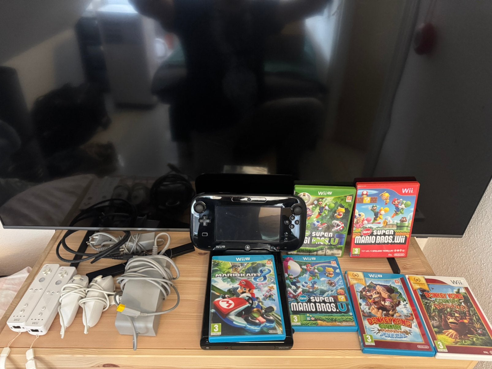 Nintendo Wii U + 6 Games Compleet, Spelcomputers en Games, Spelcomputers | Nintendo Wii U, Ophalen of Verzenden, Gebruikt, Met 3 controllers of meer