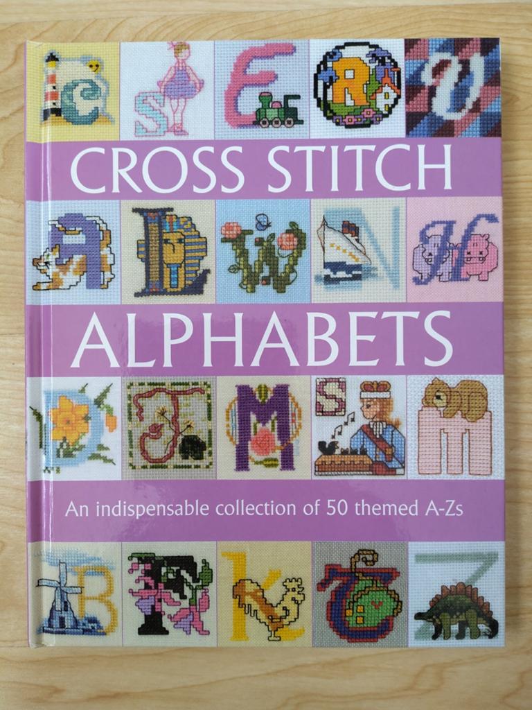 Cross Stitch Alphabets, Ophalen of Verzenden, Gelezen, Borduren en Naaien