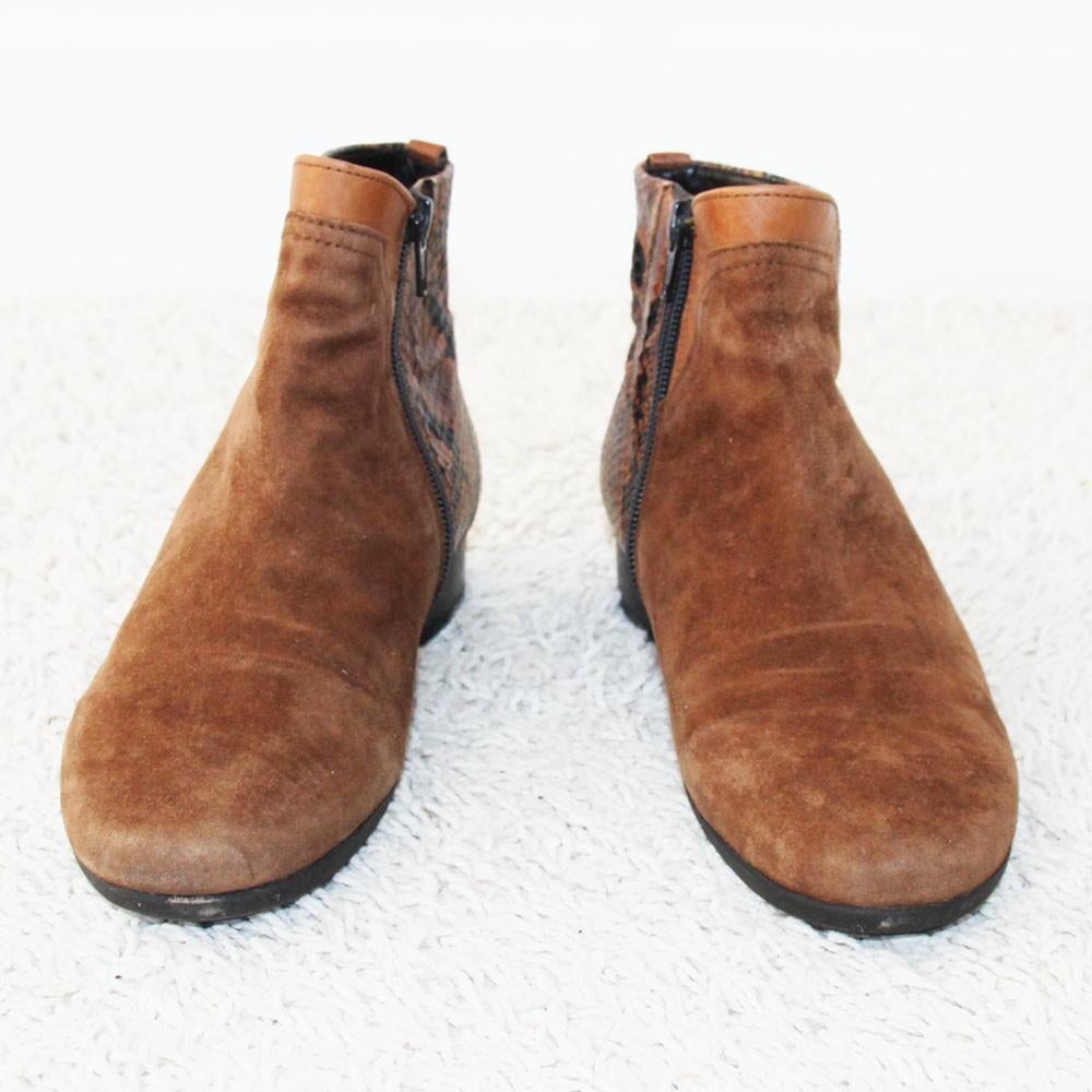 Zeer Mooie Suede Gabor Laarsjes s27 (Maat 3½ / 36) € 55,-, Kleding | Dames, Schoenen, Bruin, Lage of Enkellaarzen, Gabor, Ophalen of Verzenden