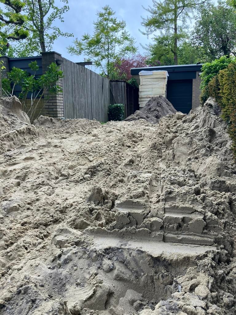 Gratis af te halen: wit zand en gemengd zand ( 5 kuub), Tuin en Terras, Zand, Ophalen of Verzenden, Zo goed als nieuw, Ophoogzand