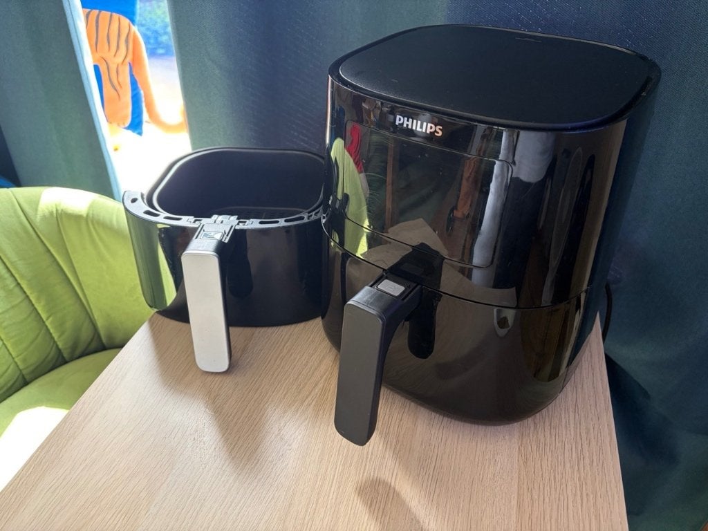 Foto 3 van Philips Airfryer L HD9252/70 met extra mand