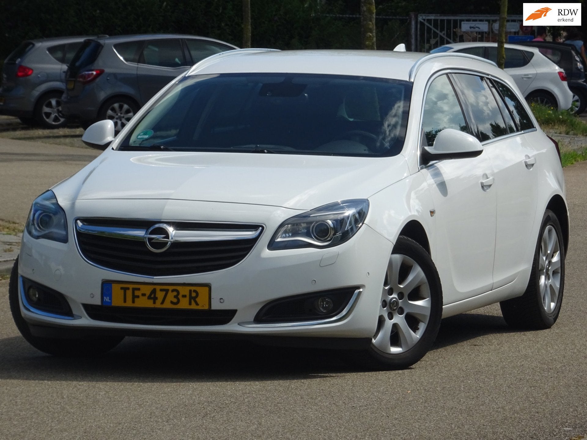 Opel Insignia Sports Tourer 2.0 CDTI AUTOMAAT NAVI/CAMERA, Auto's, Dealer onderhouden, Euro 6, 4 cilinders, Wit