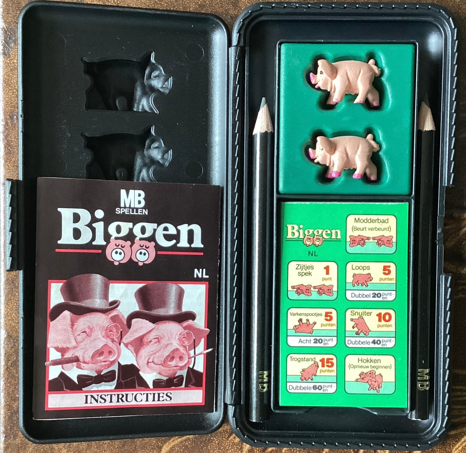 Vintage biggen dobbelspel 1984 van MB, Hobby en Vrije tijd, Gezelschapsspellen | Bordspellen, Ophalen of Verzenden, Zo goed als nieuw