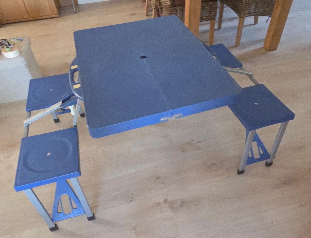 Te koop Kinderpicknicktafel, hartkunststof, Ophalen, Overige materialen, Gebruikt, Rechthoekig