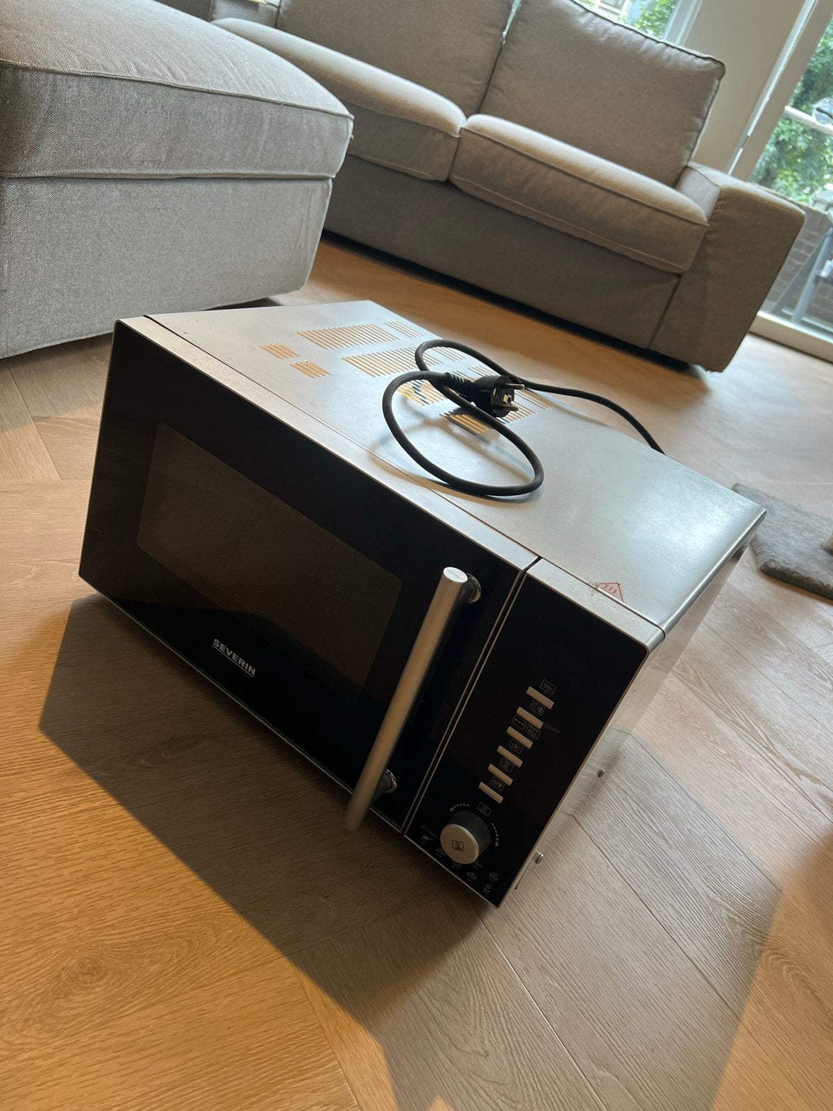 Severin Magnetron - netjes en schoongemaakt, Ophalen, Gebruikt, Grill, Magnetron