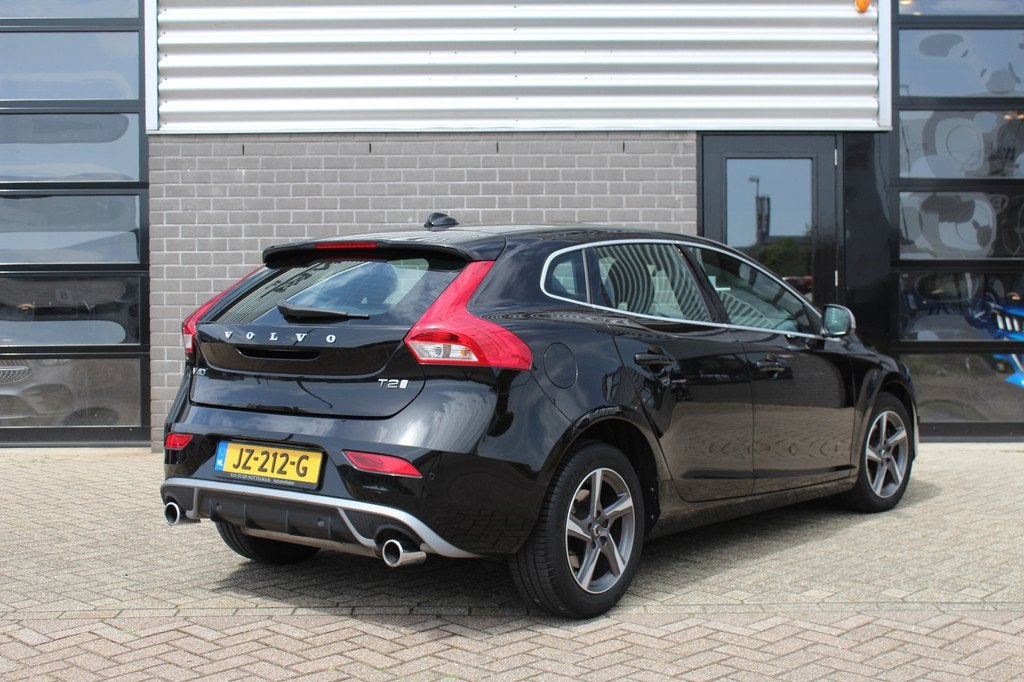 Volvo V40 2.0 T2 R-Design / Stoelverwarming / Standkachel /, Auto's, Volvo, Voorwielaandrijving, Gebruikt, 4 cilinders, Bedrijf