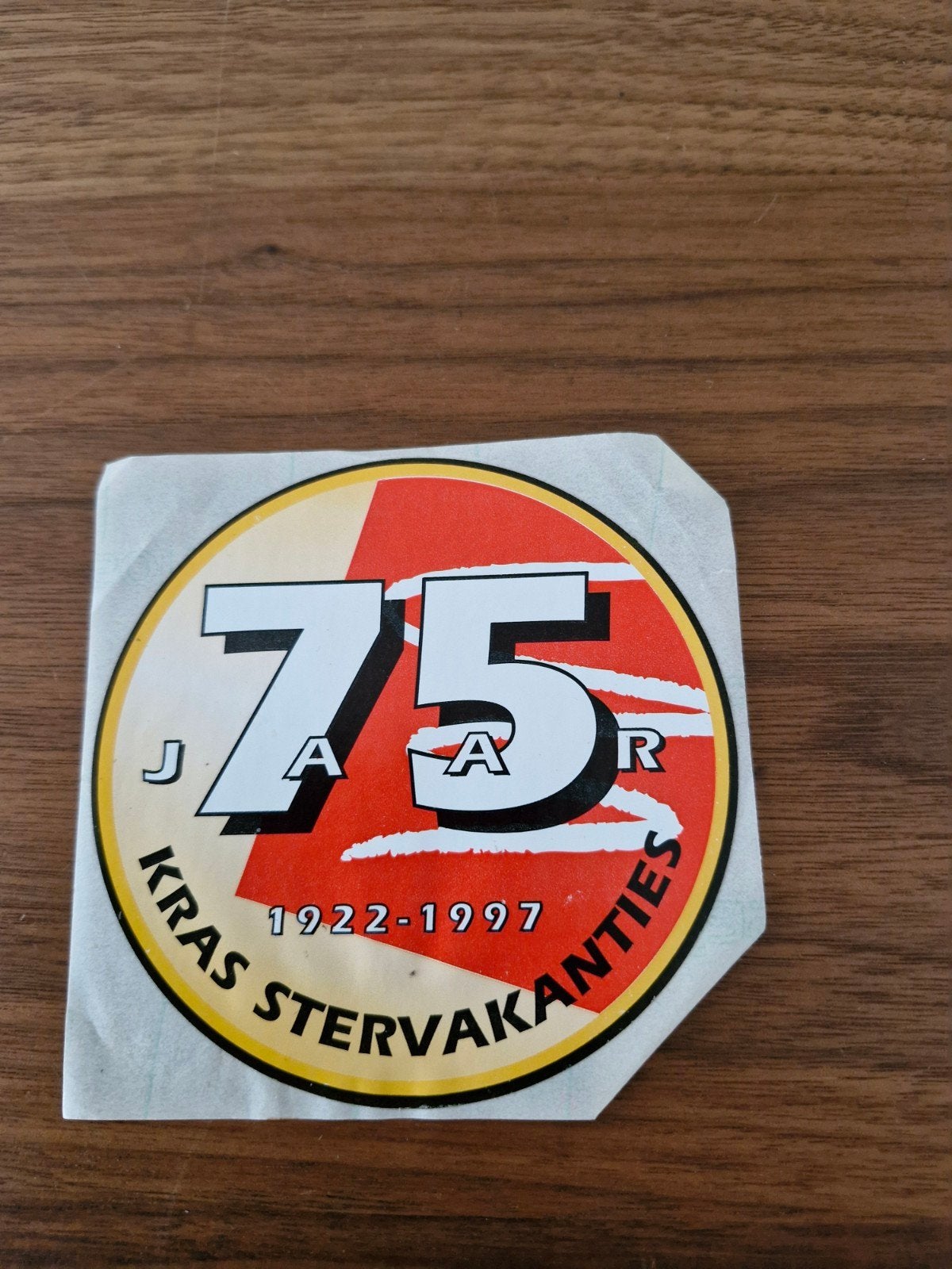 8837 Kras Stervakanties 75 Jaar Sticker 1922-1997, Ophalen of Verzenden, Zo goed als nieuw, Bedrijf of Vereniging