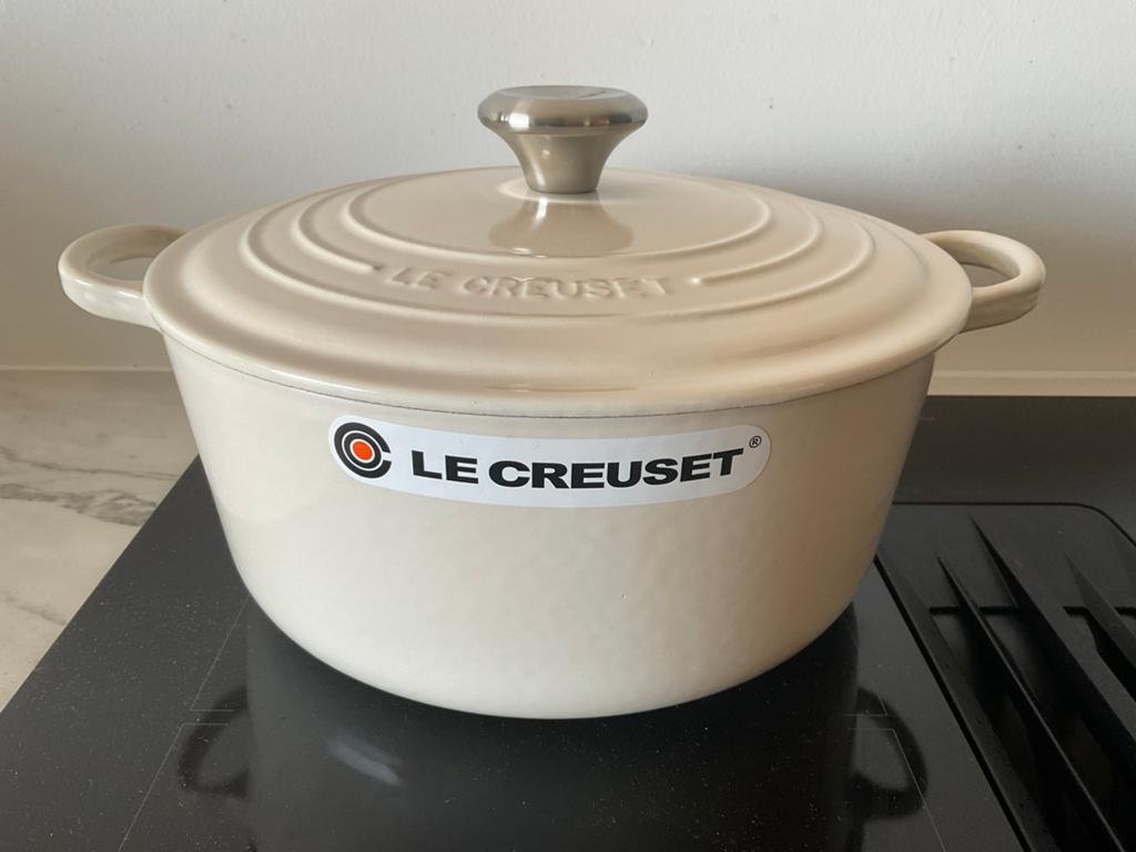 Le creuset 26 cm pan, créme, 5,3 lt, nieuw, Gietijzer, Nieuw, Ophalen of Verzenden, Keramische plaat