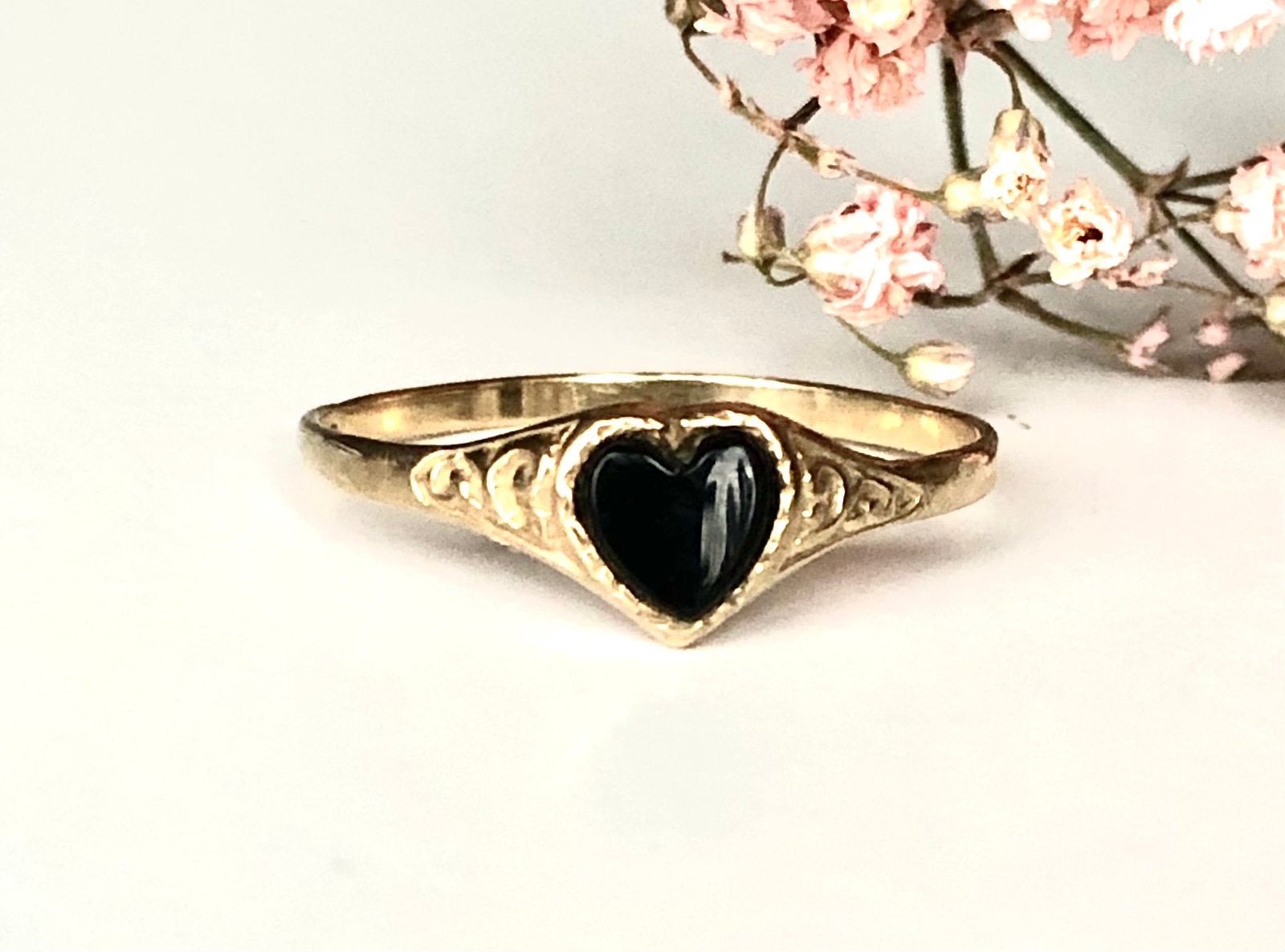 Vintage 9k gouden ring hart onyx maat 18 1/4, 18 tot 19, Ophalen of Verzenden, Zo goed als nieuw, Dame