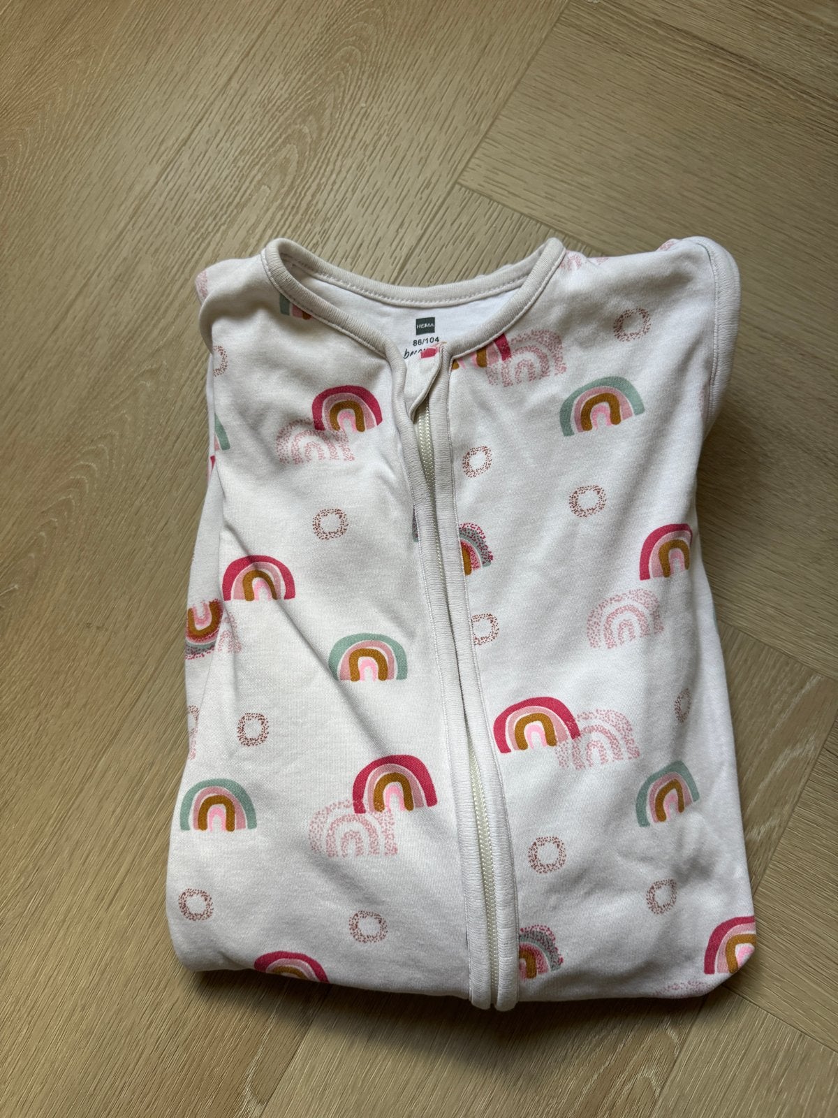 HEMA Slaapzak 86/104 met regenboogjes, Kinderen en Baby's, Dekens, Slaapzakjes en Inbakerproducten, Ophalen, Gebruikt, Hema, Meerkleurig