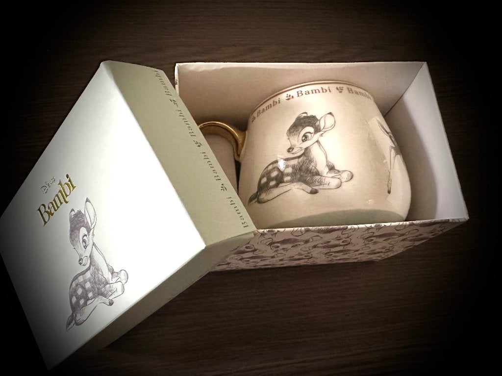 Disney Bambi mok in cadeau doosje  hert schattig pastel goud, Verzenden, Overige figuren, Nieuw, Beeldje of Figuurtje