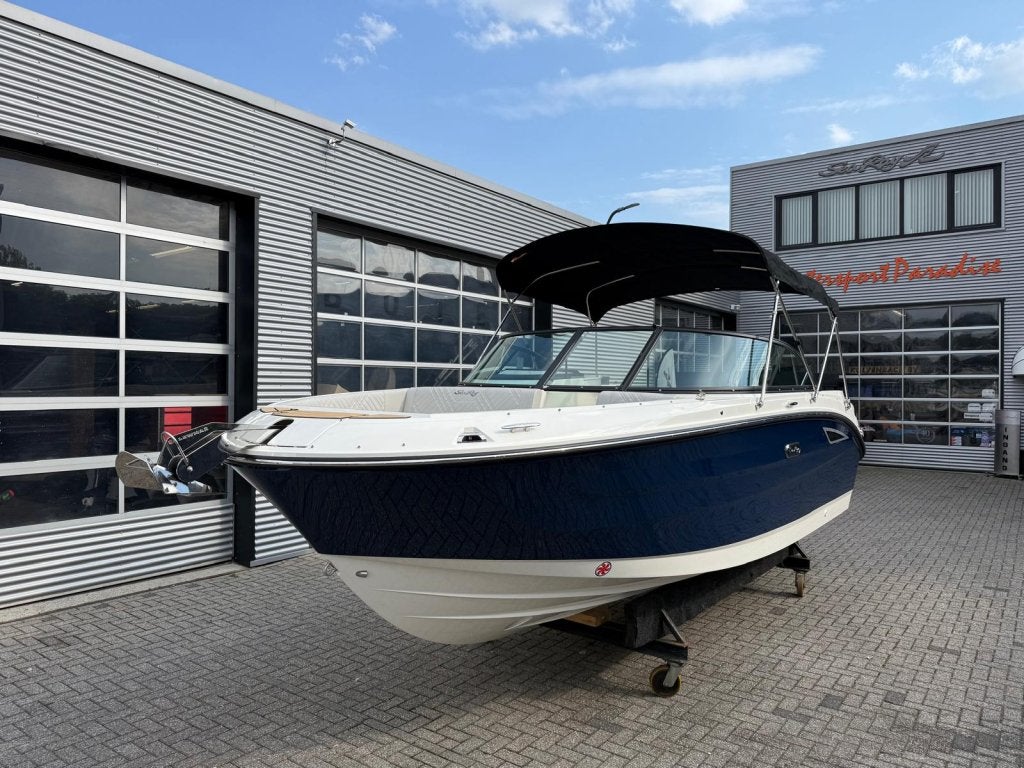 Sea Ray SDX 230, 3 m, 350 pk, Gebruikt, 71 cm