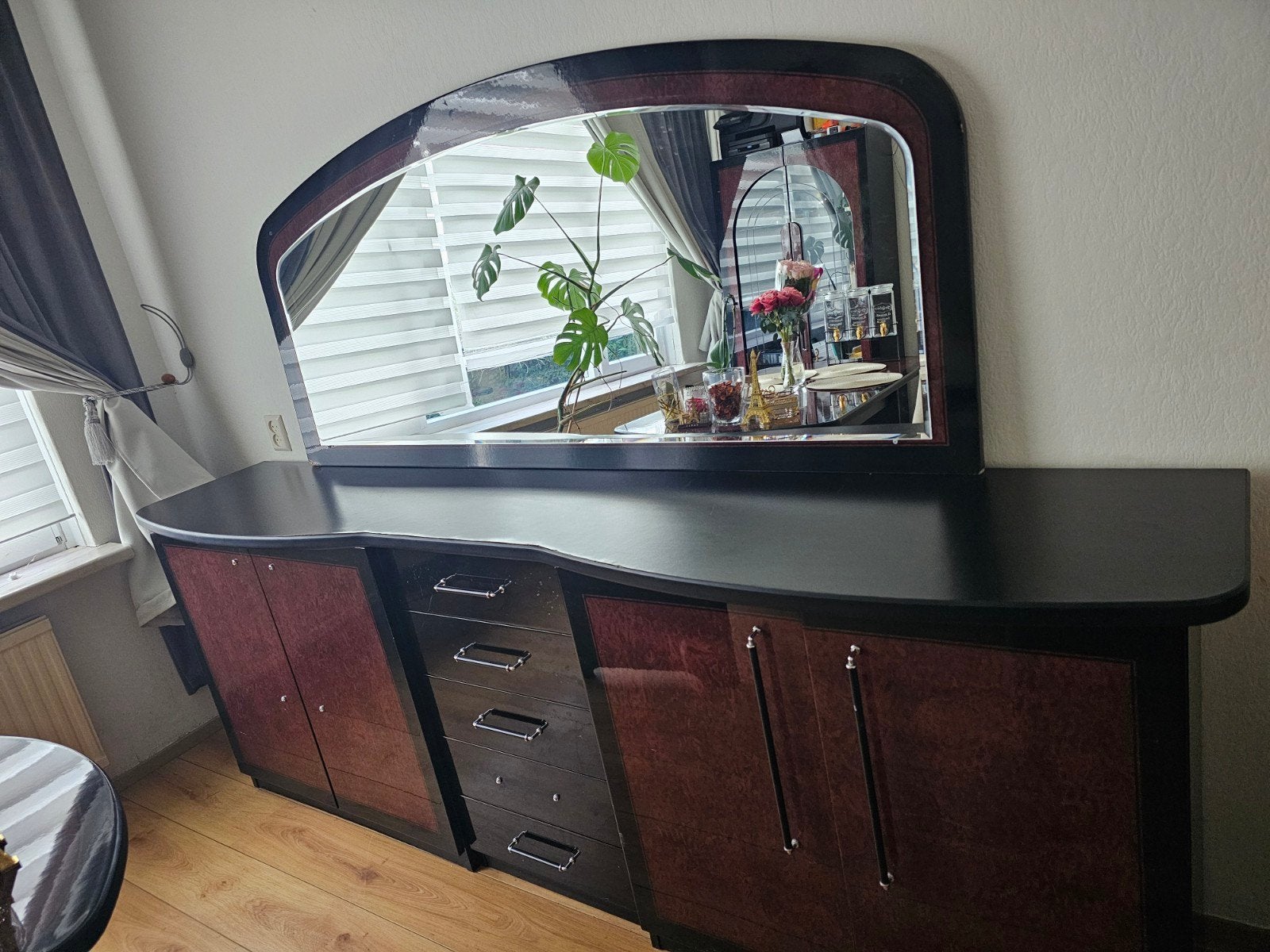 Elegante eetkamerset met dressoir en vitrinekast, Gebruikt, Klassiek, Modern, Elegant, 200 cm of meer, Overige houtsoorten