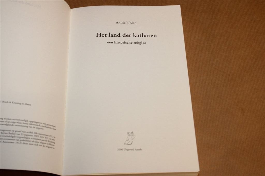 Het Land der Katharen — Historische Reisgids Zuid-Frankrijk, Ophalen of Verzenden, Gelezen, Europa