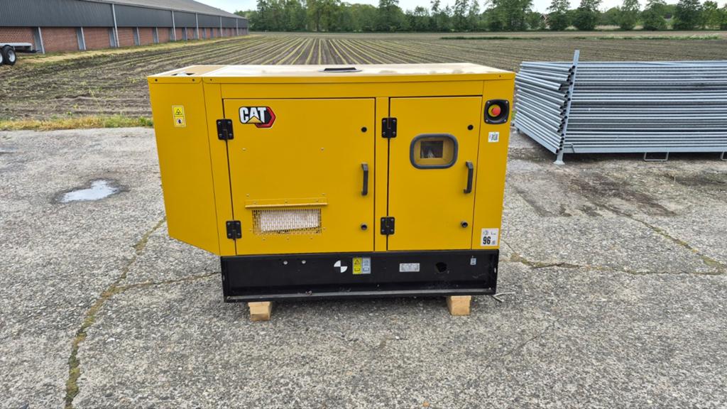 Omkasting van een Cat aggregaat.( 20-30 kva set), Doe-het-zelf en Verbouw, Ophalen, Nieuw, Dieselolie