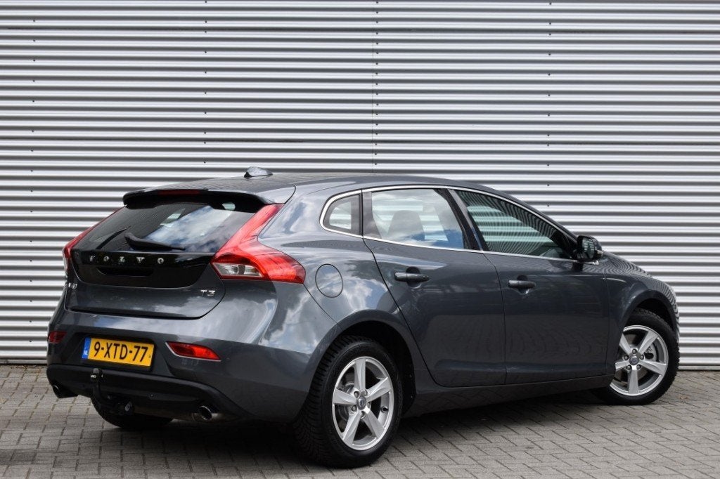 Volvo V40 1.6 T3 MOMENTUM / NAVI / PDC / STOEL VERW. / TREKH, Voorwielaandrijving, 1596 cc, 4 cilinders, 150 pk