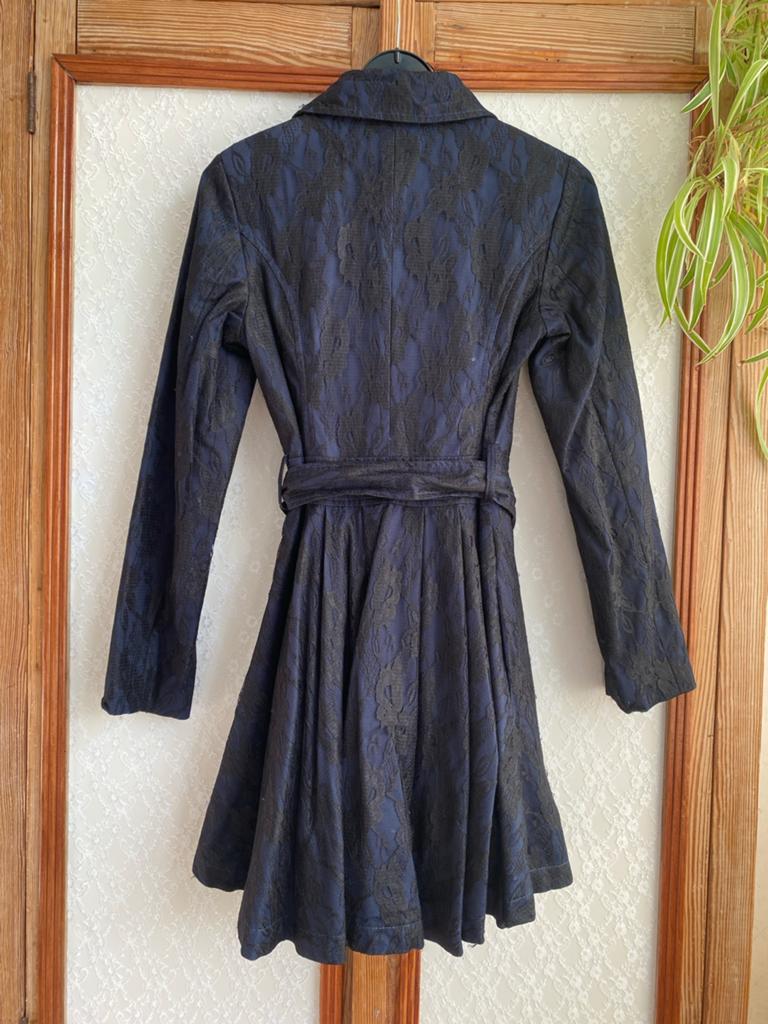 Elegante jas met kant - Atmosphere, Kleding | Dames, Ophalen of Verzenden, Zo goed als nieuw, Maat 36 (S), Zwart