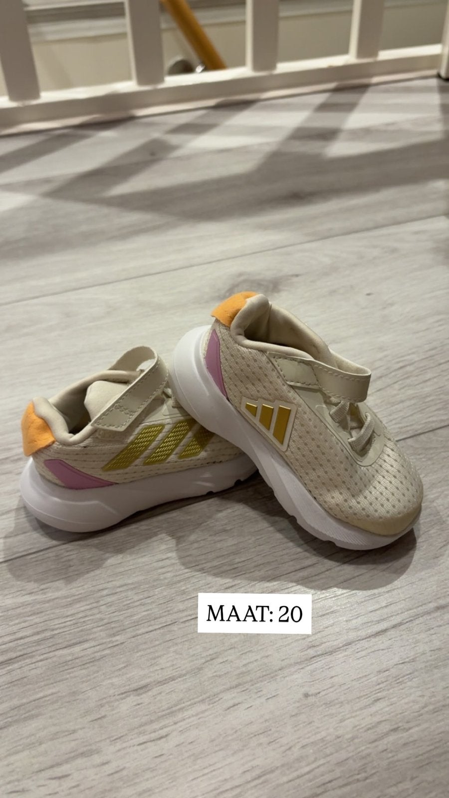 Adidas babyschoenen maat 20, Kinderen en Baby's, Ophalen of Verzenden, Zo goed als nieuw, Jongen of Meisje