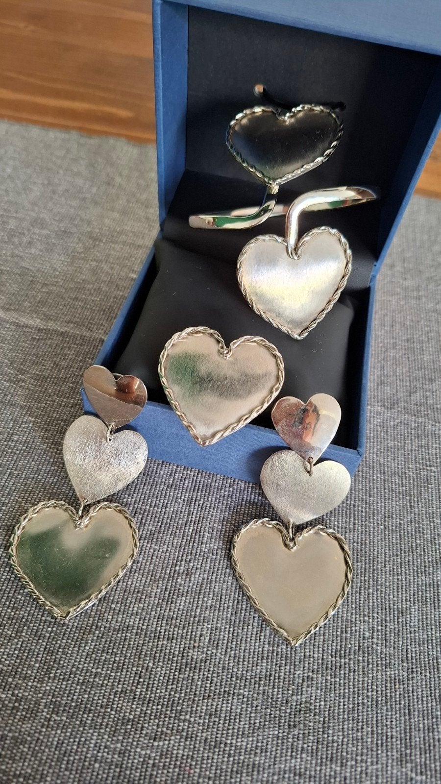 Zilverkleurige hartjes sieradenset, Overige materialen, Ophalen of Verzenden, Zilver, Hangers