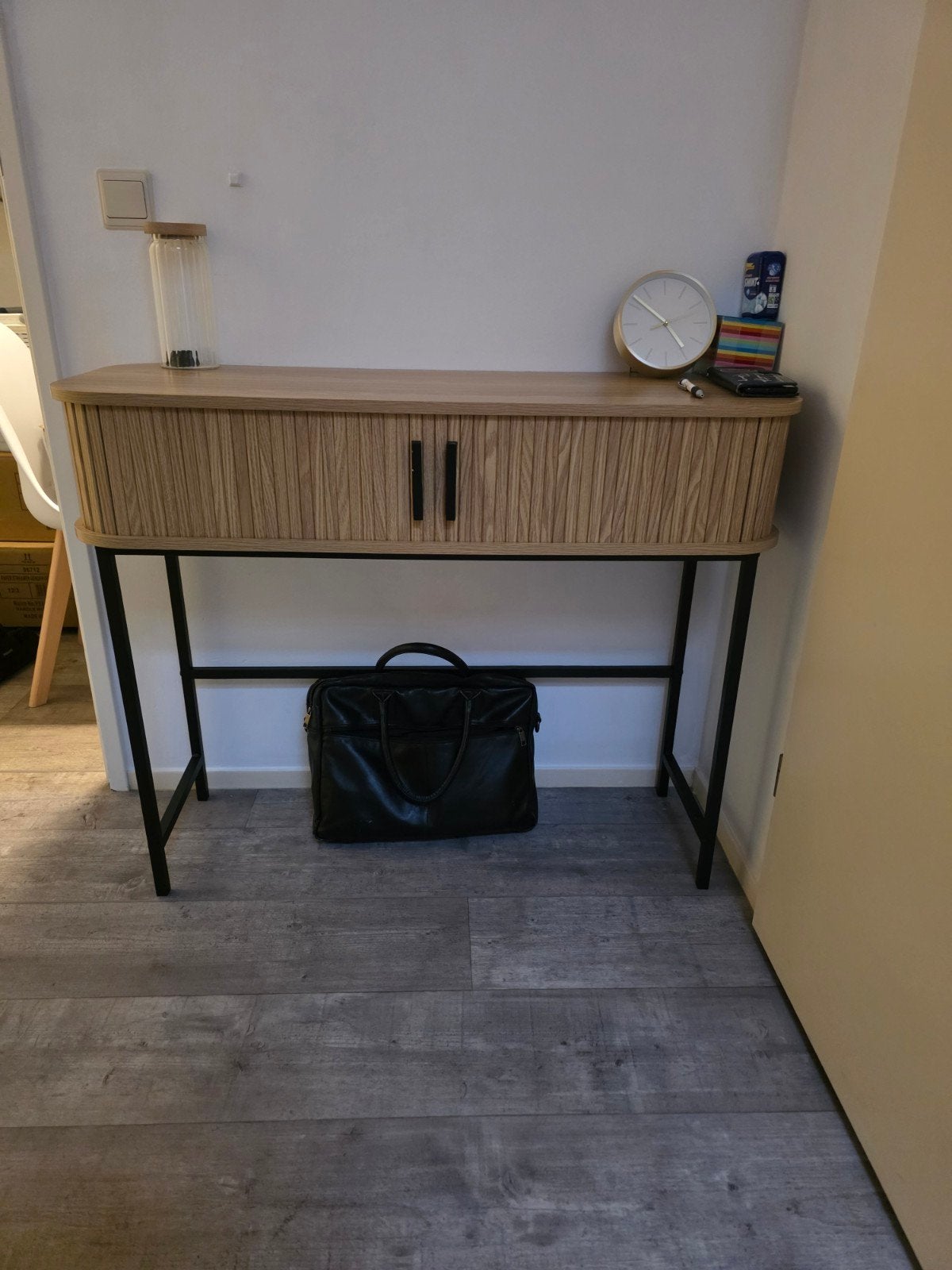 Sidetable met schuifdeuren en zwart stalen frame, 100 tot 150 cm, Modern, Industrieel, Zo goed als nieuw, Ophalen