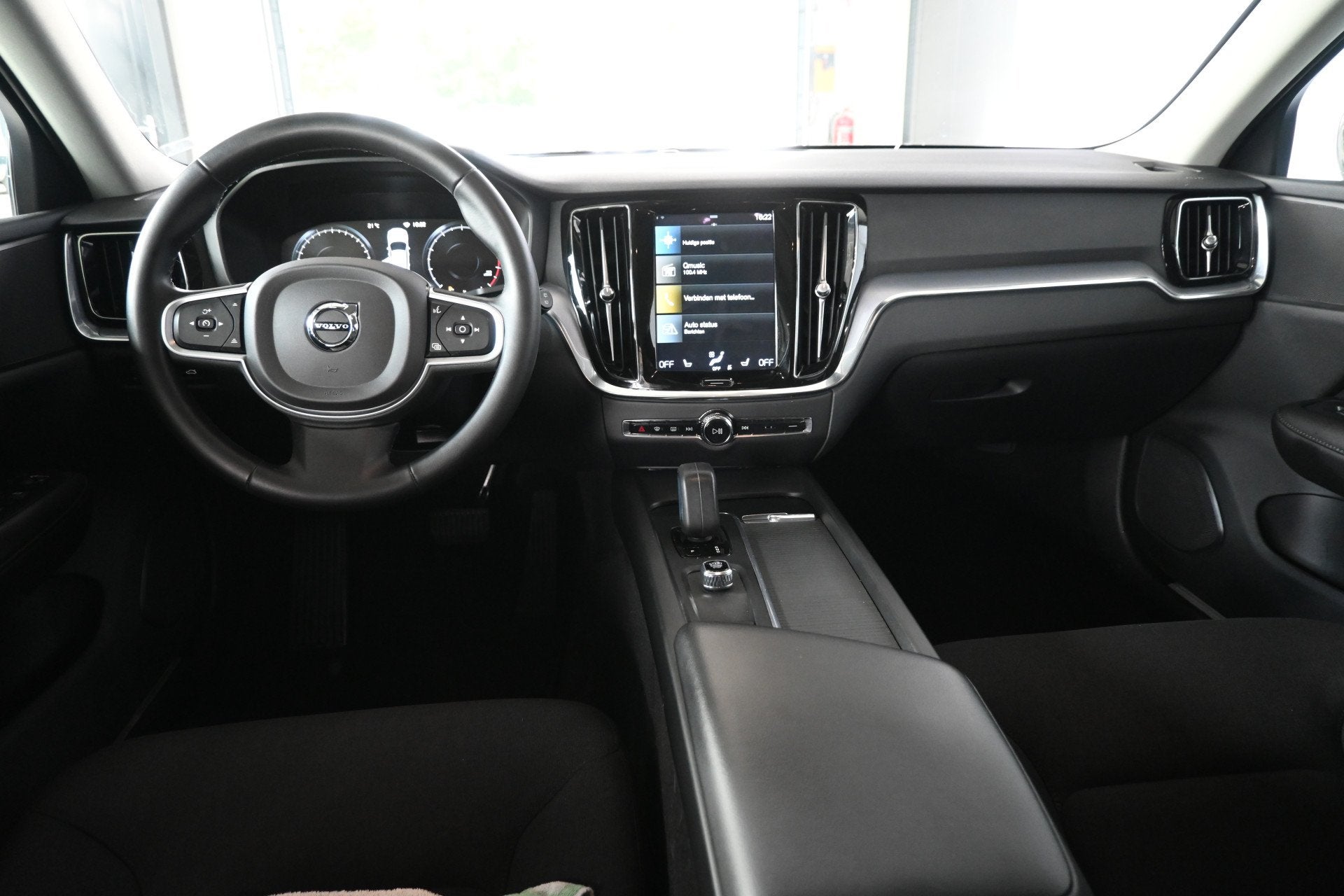 Volvo V60 2.0 B3 Advantage Sport Pack Navigatie Stuur/Stoelv, Stof, 4 cilinders, Wit, Origineel Nederlands