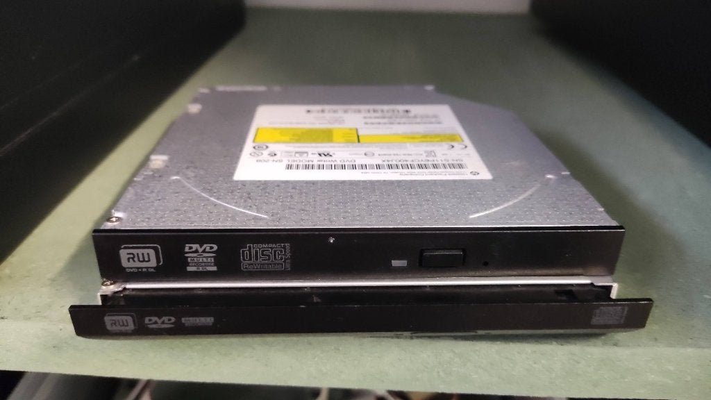 CD DVD inbouw drives opruiming, Computers en Software, Optische drives, Gebruikt, Intern, MacOS, Windows, Cd, Dvd, Overig, Ophalen of Verzenden