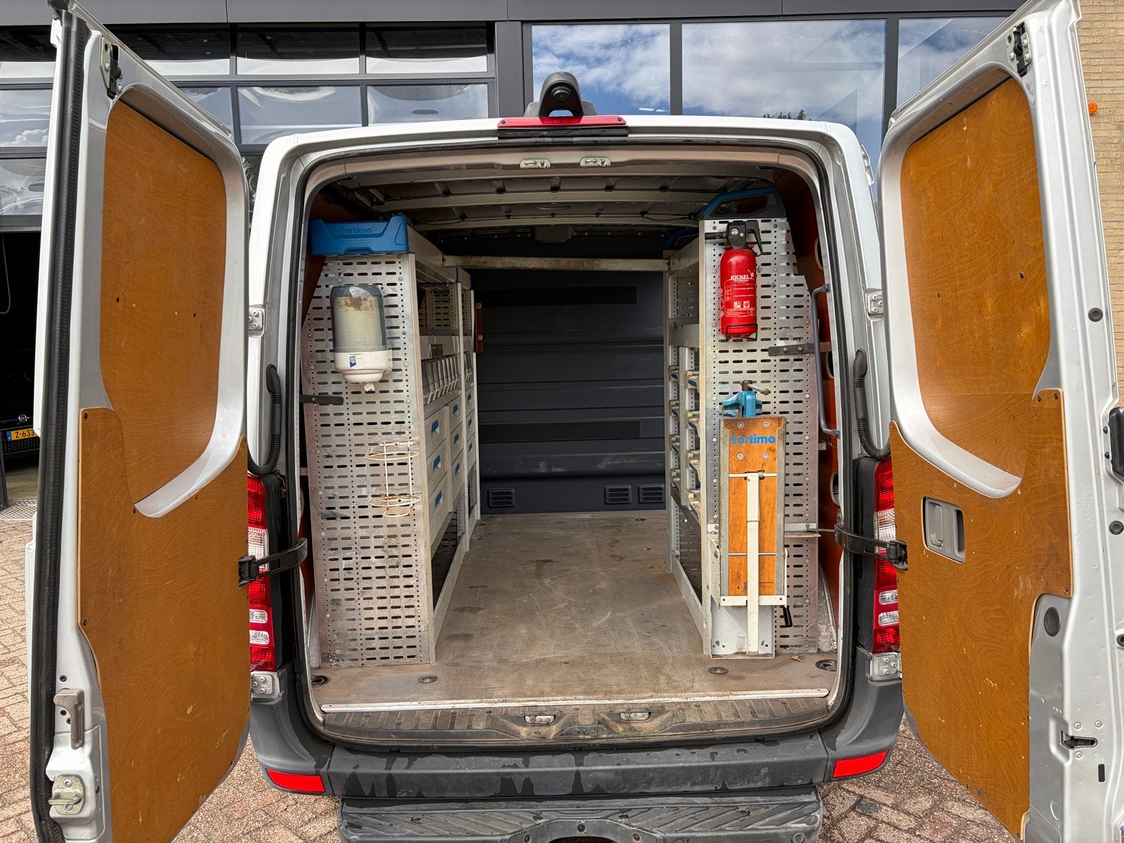 Sortimo Bedrijfswageninrichting voor bestelwagen, Ophalen