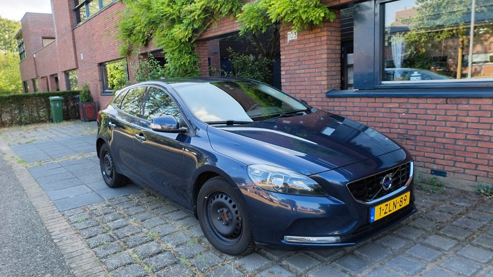 Volvo V40 1.6 T2 | 57.000 km | 1e eig. | Trekhaak | Camera, Auto's, Voorwielaandrijving, 1596 cc, 4 cilinders, Blauw