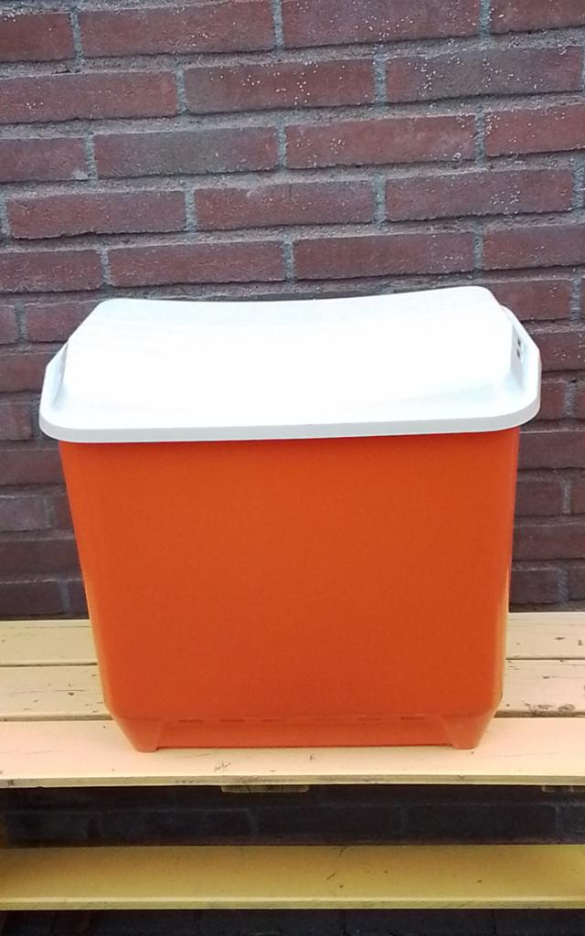 💐RETRO WASMAND ORANJE MET CREME DEKSEL VAN CURVER, Ophalen of Verzenden, Huis en Inrichting