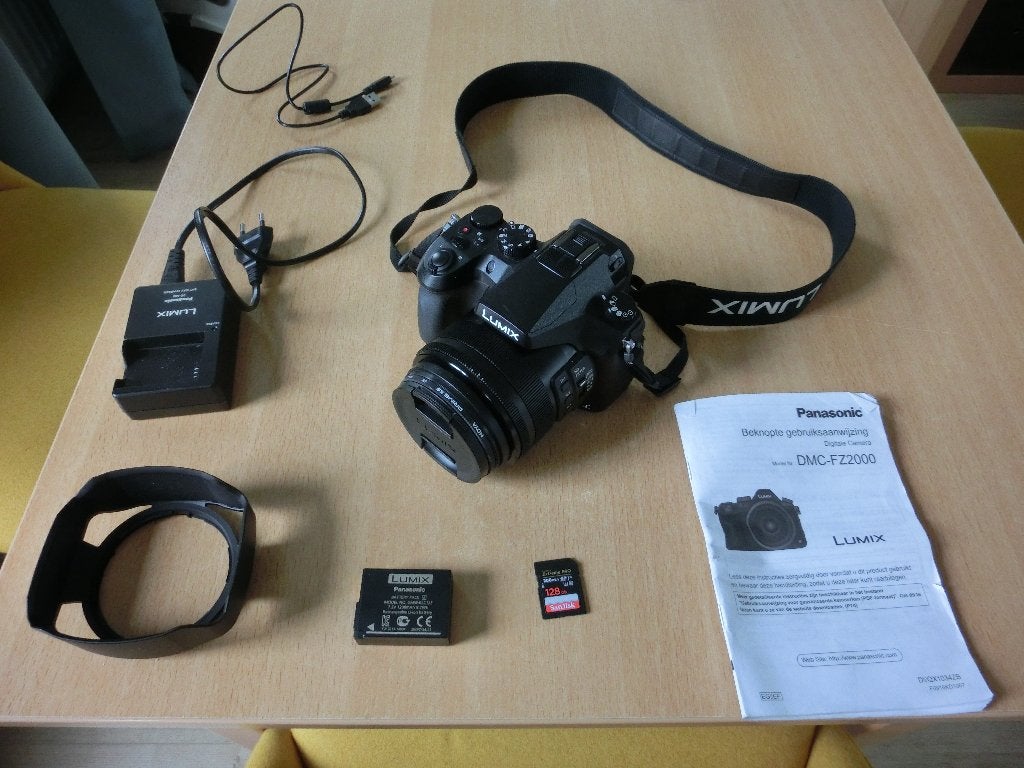 Panasonic Lumix DMC-FZ2000 met (werkbaar) defect, Gebruikt, Compact, Overige Merken, 8 keer of meer