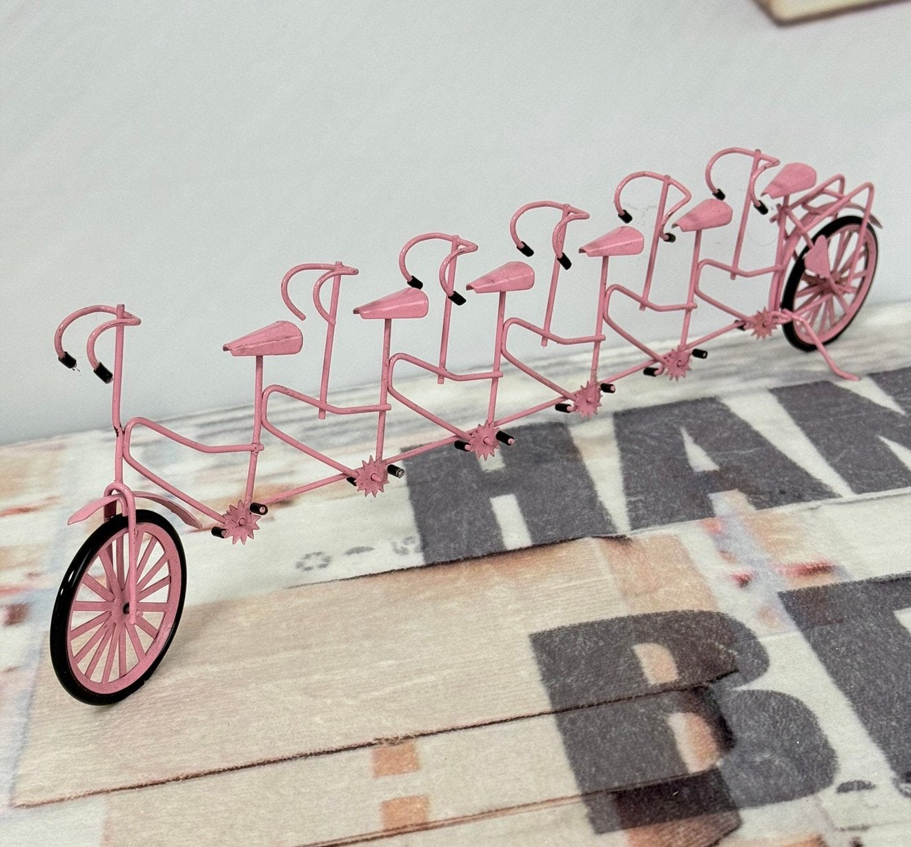 Zeldzaam Antiek 1960 Tandem roze 6-persoons Miniatuur fiets, Ophalen of Verzenden