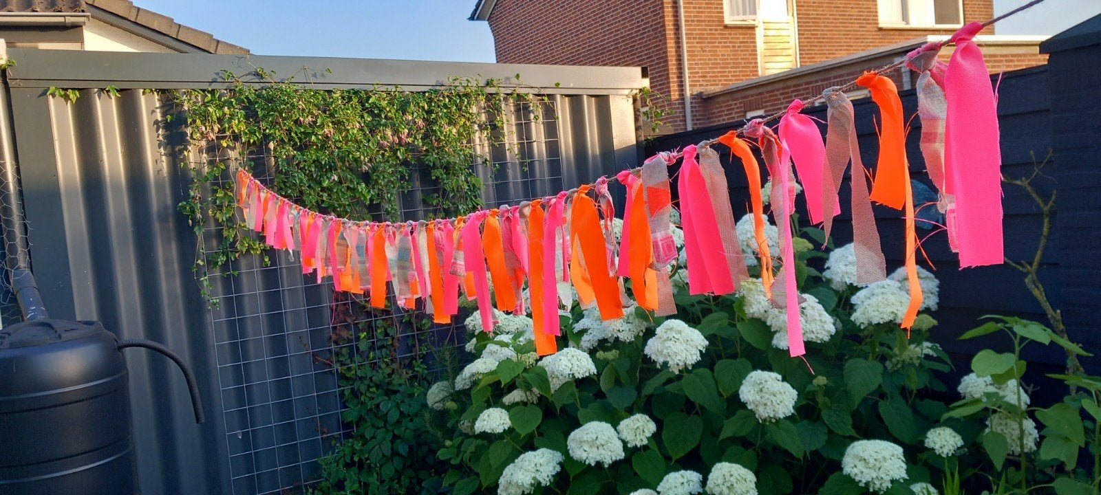 Feestelijke Slinger Neon Roze Oranje - 4 Meter, Ophalen of Verzenden, Gebruikt, Versiering, Verjaardag