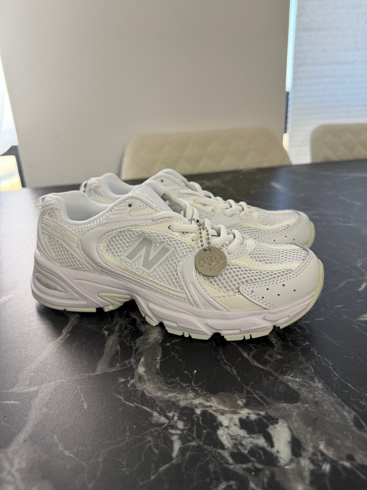 New Balance 530 sneakers maat 39,5 - Nieuw in doos, Kleding | Dames, Schoenen, Ophalen of Verzenden, Nieuw, Wit, Sneakers of Gympen