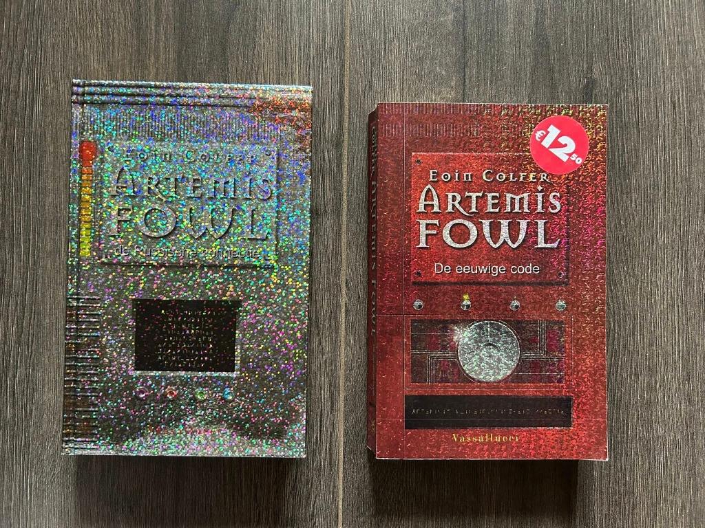 Artemis Fowl 2 & 3 De russische connectie - De eeuwige code, Boeken, Ophalen of Verzenden, Zo goed als nieuw