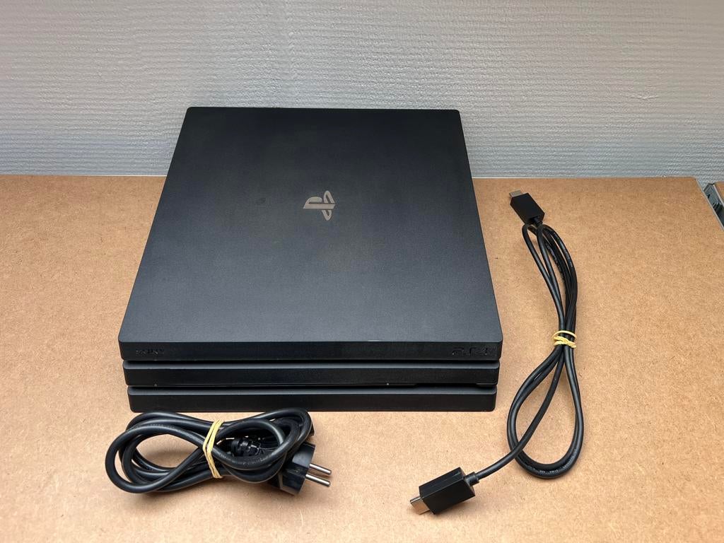 PlayStation 4 Pro 1TB | Lees beschrijving, Spelcomputers en Games, Spelcomputers | Sony PlayStation 4, Gebruikt, Pro, 1 TB, Zonder controller