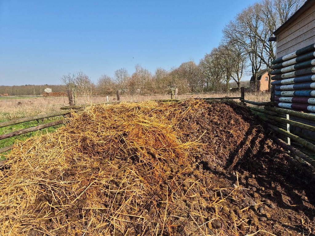 Paardenmest, Ophalen, Mest