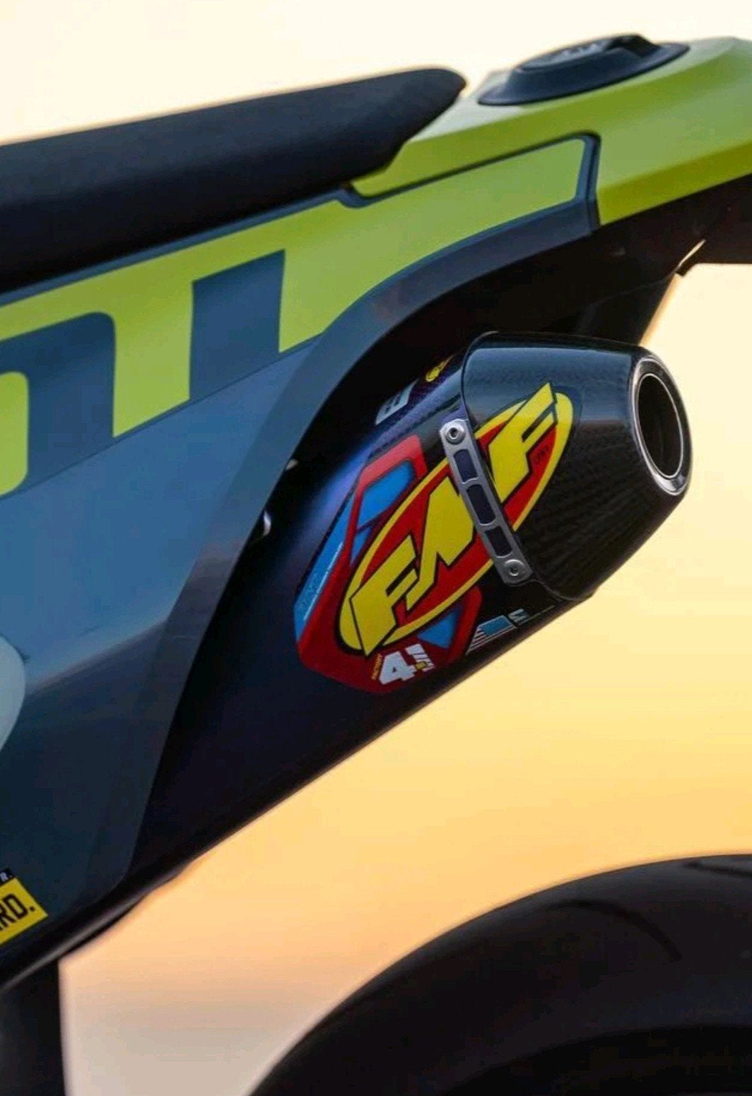 FMF Factory 4.1 RCT EXCLUSIVE Titanium 701 700 690, Ophalen of Verzenden