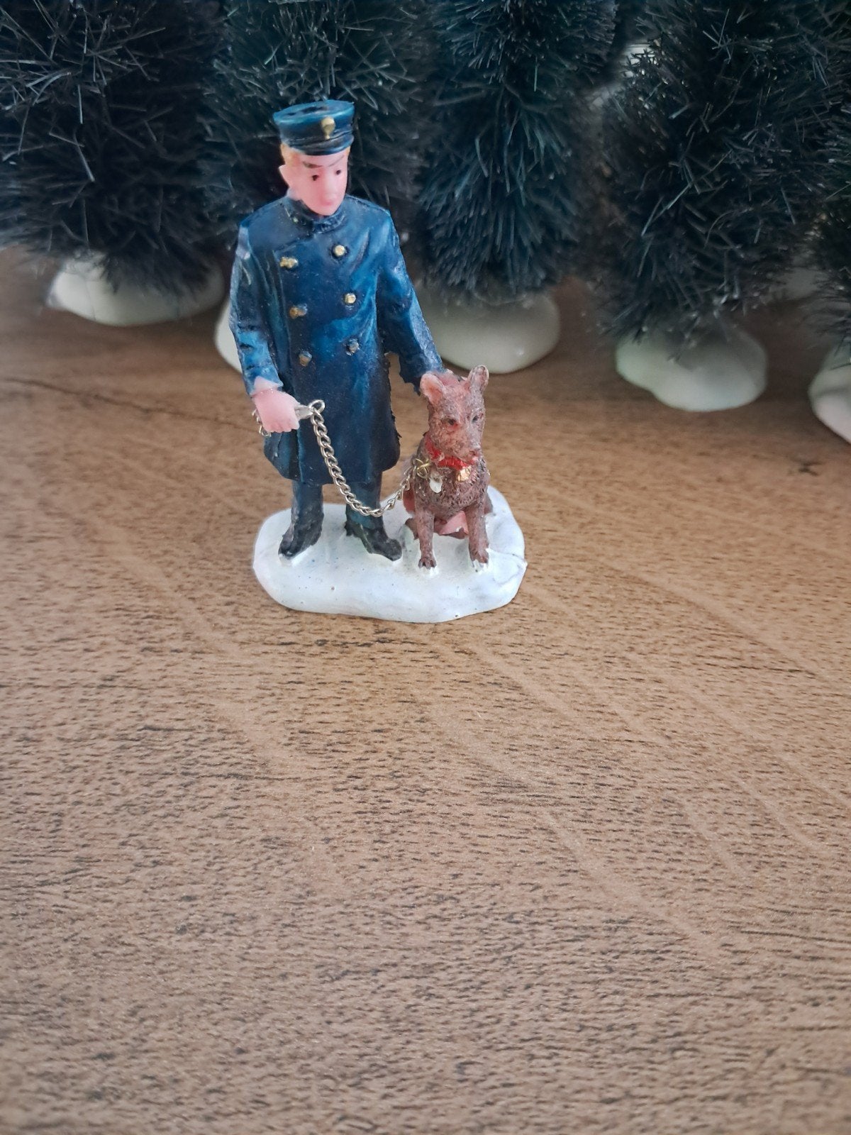 lemax Officier met hond, Ophalen