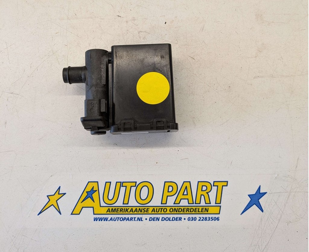 Chevrolet Corvette vapor solenoid 2000-2013, Gebruikt, Info@gm.com, Ophalen of Verzenden, P.O. BOX 33170 Detroit, MI 48232-5170