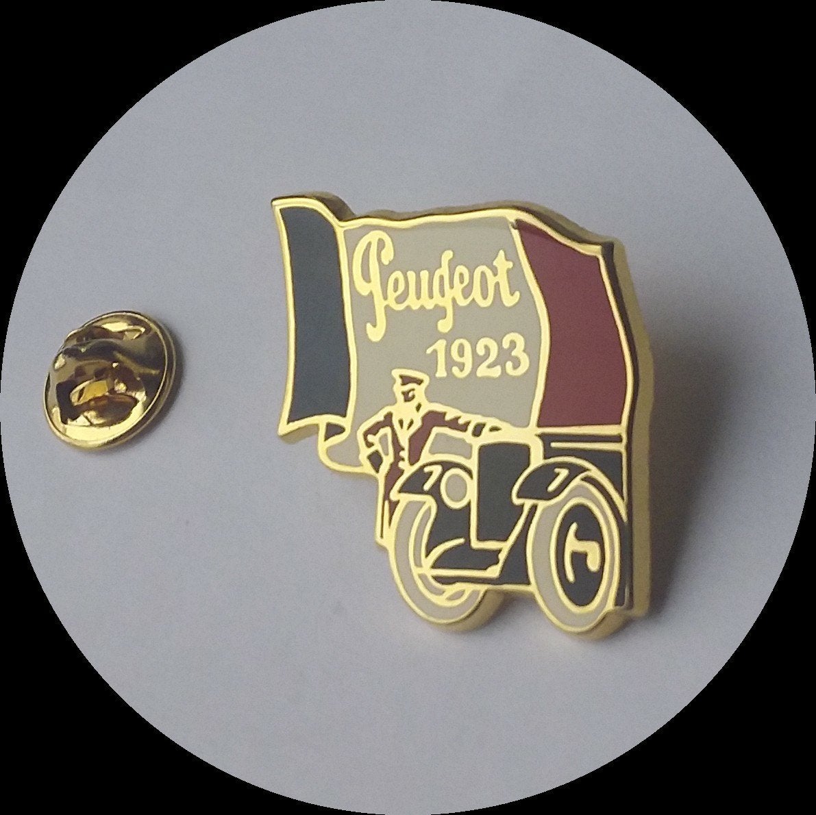 PEUGEOT pin, 1923, Ophalen of Verzenden, Zo goed als nieuw, Transport, Speldje of Pin