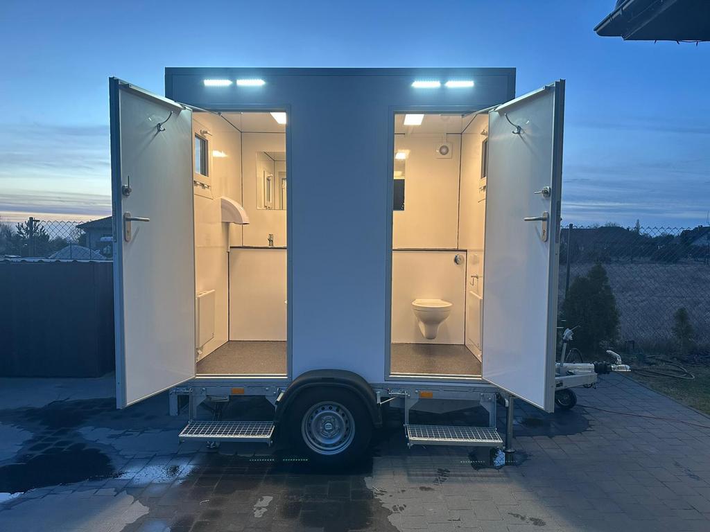 Te huur koop lease toiletwagens uit voorraad, Hobby en Vrije tijd, Feestartikelen | Verhuur, Ophalen, Nieuw, Overige