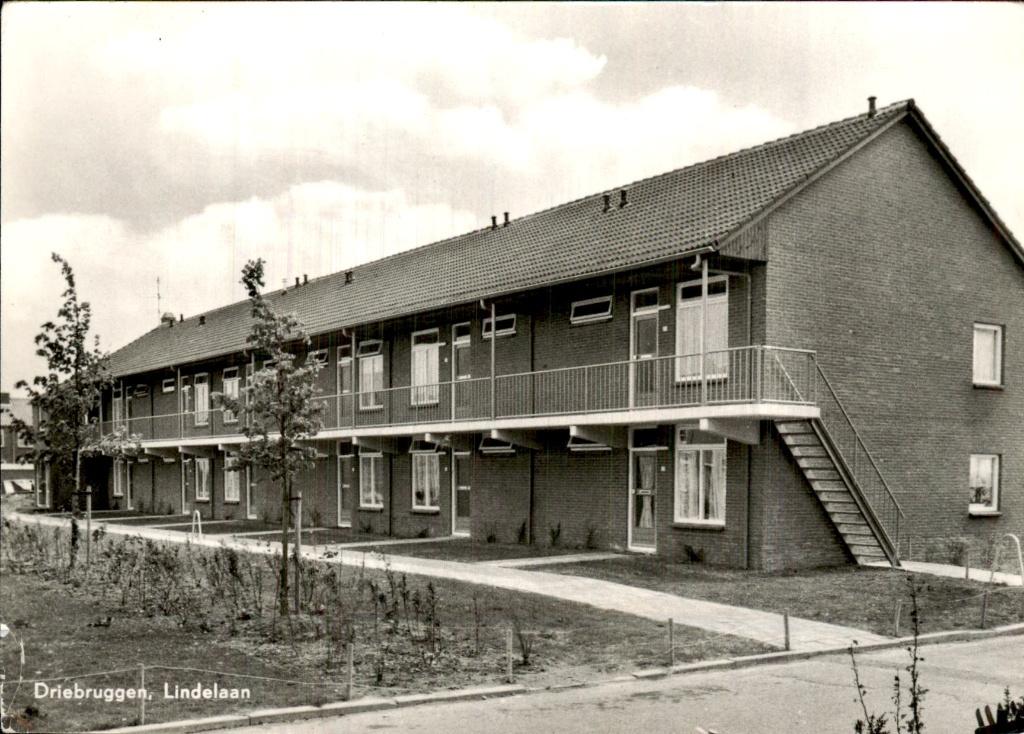 Driebruggen - Lindelaan - Rijtjeshuizen, Ophalen of Verzenden, 1960 tot 1980, Gelopen, Zuid-Holland