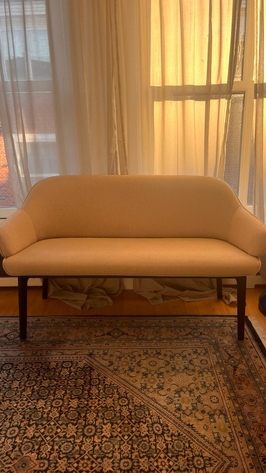 MADE bankje, licht beige - 140cm breed, Huis en Inrichting, Banken | Bankstellen, Ophalen, Gebruikt, Tweepersoons, Rechte bank