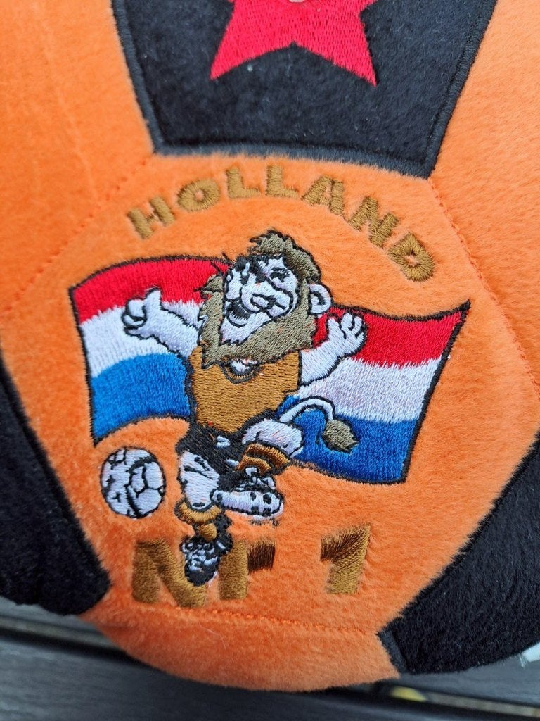 Vintage Oranje Holland Voetbal Kussen - Leeuw en Vlag radio, Verzamelen, Overige typen, Onbekend, Ophalen of Verzenden, Zo goed als nieuw