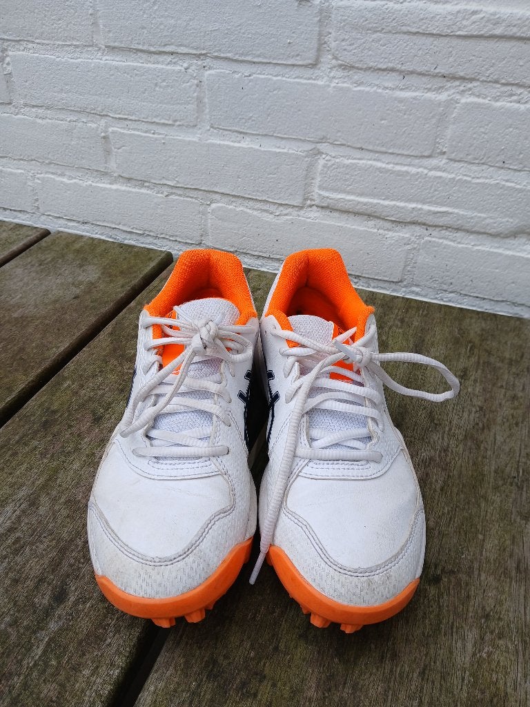 Kunstgras schoenen hockey korfbal, Ophalen of Verzenden, Zo goed als nieuw, Schoenen