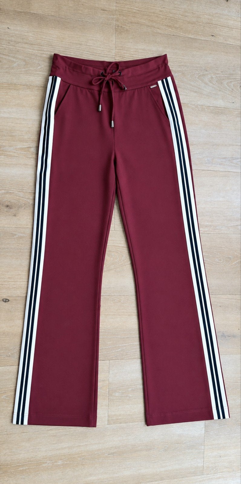 Mi Piace Travelstof Broek Maat XS Kleur Burgundy, Mi Piace, Overige kleuren, Verzenden, Nieuw