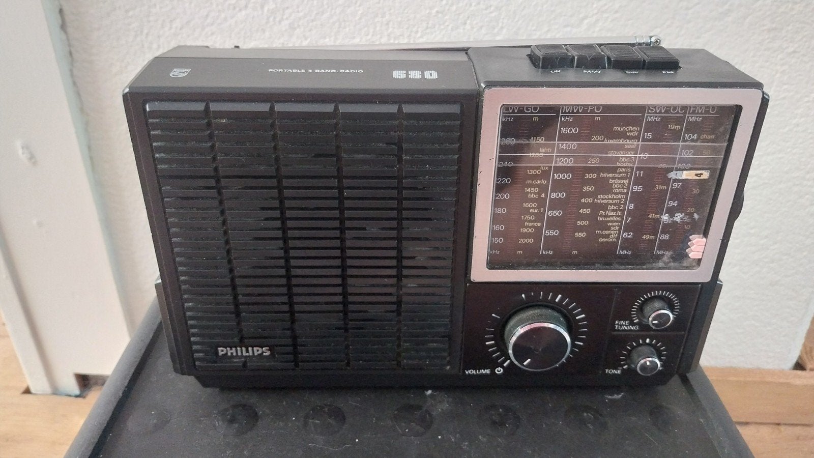 Philips 680 Draagbare 4-bands Radio - Vintage, Ophalen of Verzenden, Gebruikt, Radio