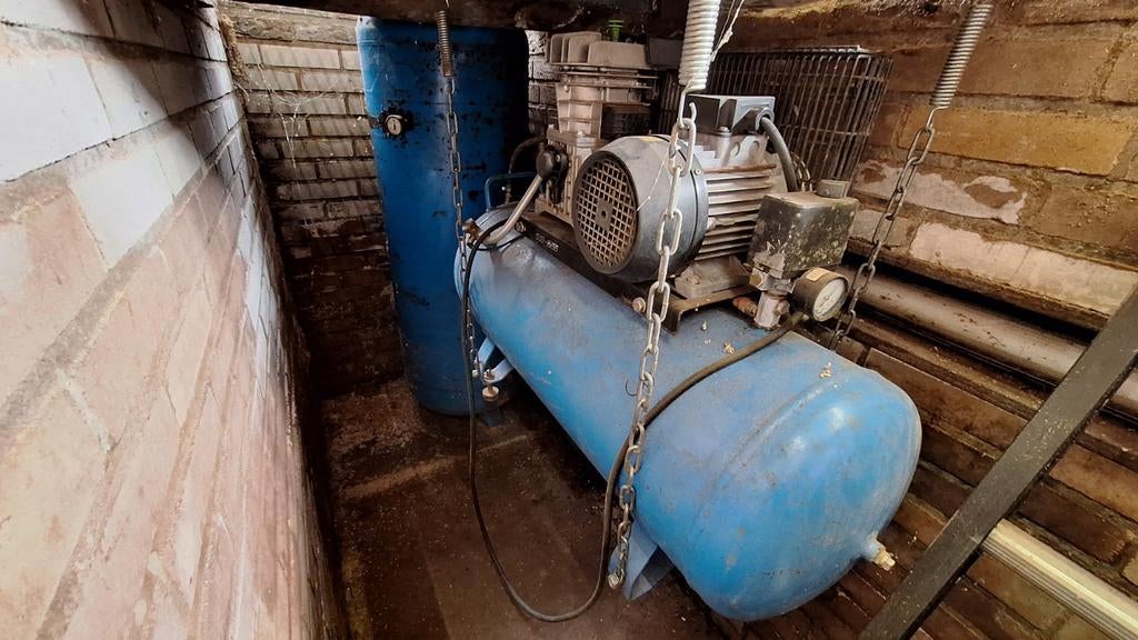 Krachtstroom compressor met 200L extra drukvat, Ophalen, Gebruikt, 400 tot 800 liter/min, 10 bar of meer