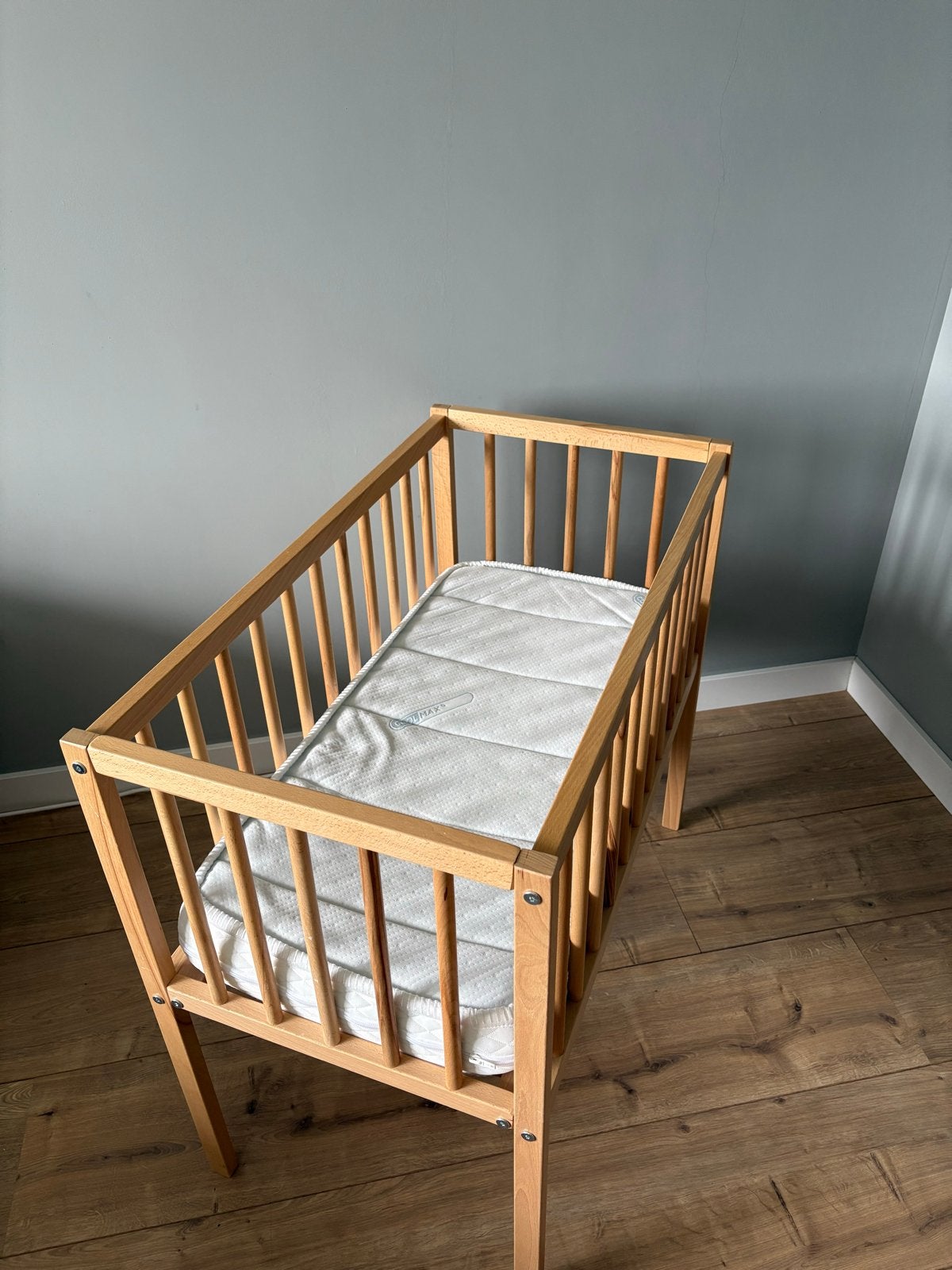 Houten wieg prenatal met matras, Kinderen en Baby's, Babywiegjes en Ledikanten, Ophalen, Gebruikt, Wieg