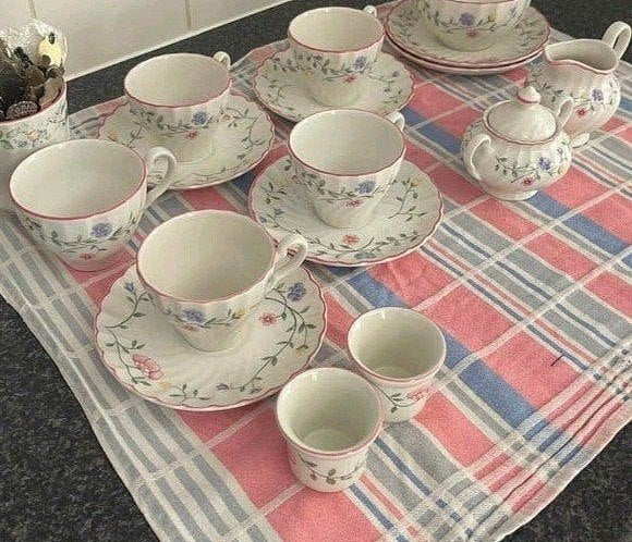 Servies delen van Johnson Brothers Summer Chintz, Overige merken, Overige typen, Ophalen of Verzenden, Zo goed als nieuw